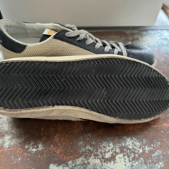 Golden Goose Deluxe Brand - Picture 3 of 3